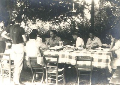 Pranzo nel giardino del "Centro di relazioni umane" di Cividale
